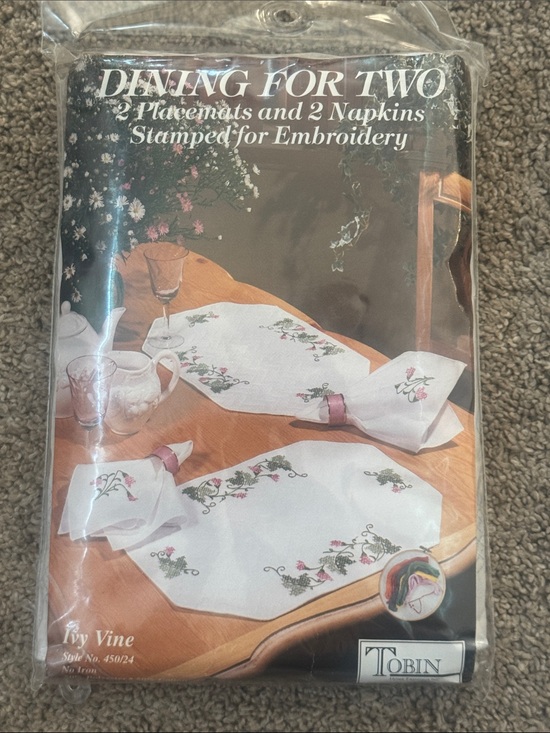 Tobi Other - Tobi White Placemat and Napkin Set with Pink & Green Ivy Embroidery